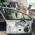 Peugeot orjınal hatasız çıkma sol ön kapı