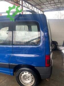 PEUGEOT PARTNER 1.9 MAVI SOL ARKA KESME ÇAMURLUK ORJİNAL ÇIKMA