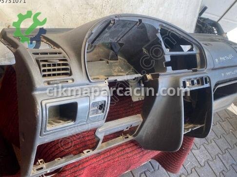 Peugeot Partner Torpido çıkma parça