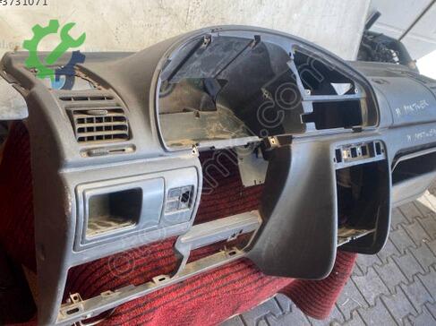 Peugeot Partner Torpido çıkma parça