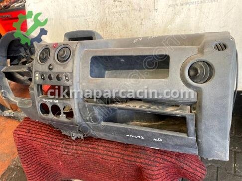 Peugeot Partner Torpido çıkma parça