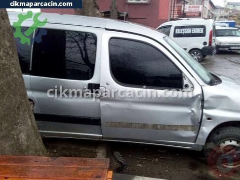 Peugeot Partner Emme Manifoldu çıkma parça