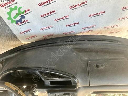 Peugeot Partner Göğüs çıkma parça