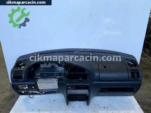 Peugeot Partner Torpido çıkma parça