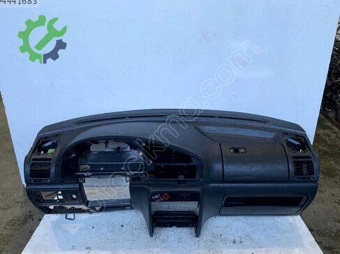 Peugeot Partner Torpido çıkma parça