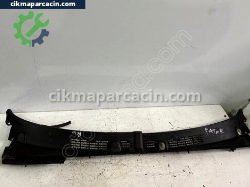 Peugeot Partner Ön Cam Izgarası çıkma parça