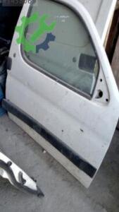 Peugeot Partner Sağ Ön Kapı Çıkma