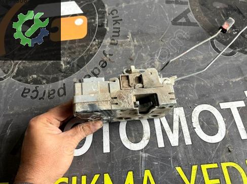 Peugeot Partner Sol Ön Kapı Kilidi çıkma parça