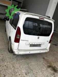 Peugeot Partner Tepe Bagaj Kapağı Hatasız Orjinal Çıkma