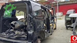 Peugeot partner Tepee sağ arka çamurluk kesme orjinal çıkma