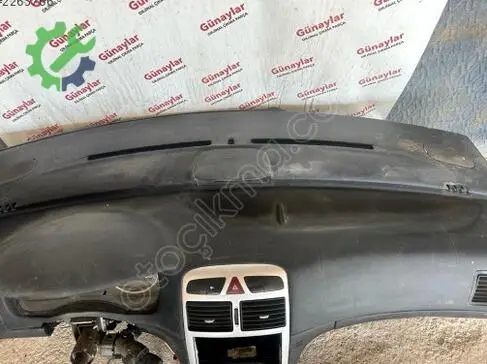 Peugeot Partner Göğüs çıkma parça