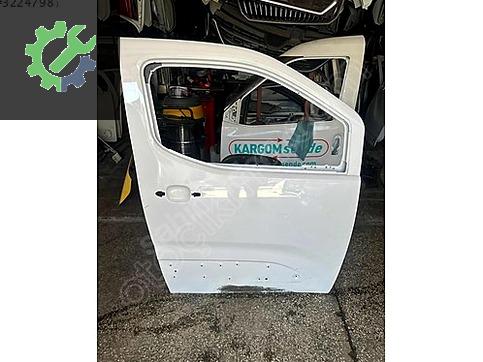 Peugeot Rifter Sağ Ön Kapı çıkma parça