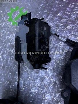 Peugeot Rifter Sol Arka Kapı Kilidi çıkma parça