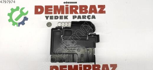 Audi A1 Akü Kapağı 6R0915429A çıkma parça