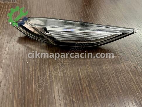 Porsche Cayenne Sinyal 7P5949102 çıkma parça