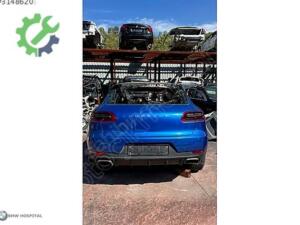 porsche macan arka tanpon dolu