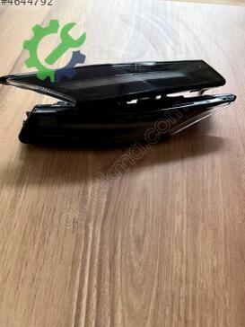Porsche Taycan Sinyal çıkma parça