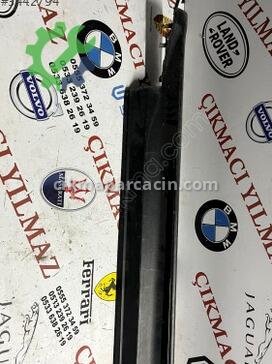 Porsche Taycan Sağ Marşpiyel Sacı çıkma parça