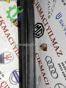 Porsche Taycan Sağ Marşpiyel Sacı çıkma parça