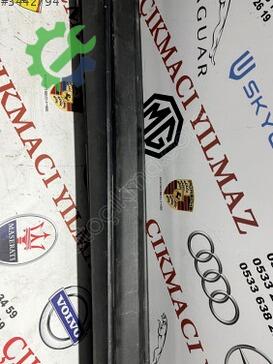 Porsche Taycan Sağ Marşpiyel Sacı çıkma parça