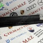 Porsche taycan sağ marşpiyel plastik çıkma yedek parça