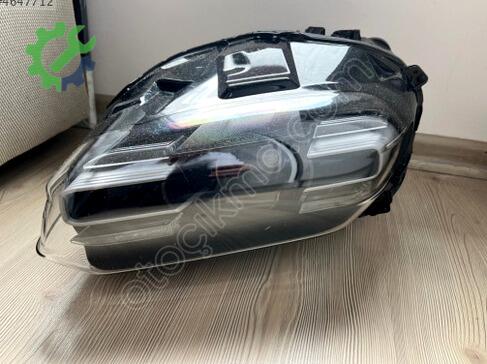 Porsche Taycan Sol Ön Far çıkma parça