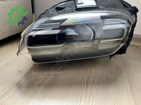 Porsche Taycan Sol Ön Far çıkma parça