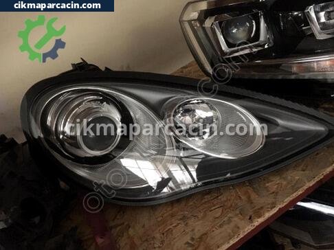 Porsche Panamera Sağ Ön Far çıkma parça