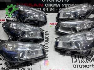 Nissan Qashqai 2010 – 2013 Çıkma Sağ Sol Far (3. Adet)