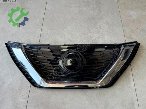 Nissan Qashqai Ön Panjur çıkma parça