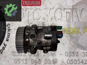 R9042A014A 8200057346C RENAULT MEGANE 1.5 DCI mazot pompası