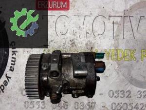 R9042A014A 8200057346C RENAULT SCENİC 1.5 DCI mazot pompası