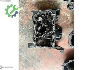 RANGE ROVER ARA SİLİNDİR KAPAĞI ORJ