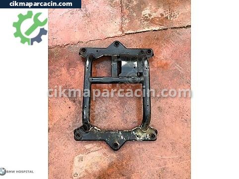 Land Rover Range Rover Arka Travers çıkma parça
