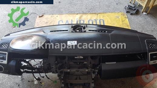 Land Rover Range Rover Torpido çıkma parça