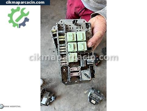 Land Rover Range Rover Sigorta Kutusu çıkma parça
