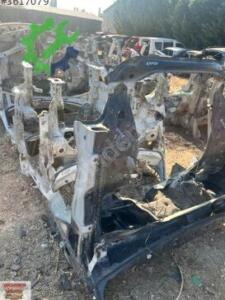 Land Rover Range Rover Sol Şasi Çıkma