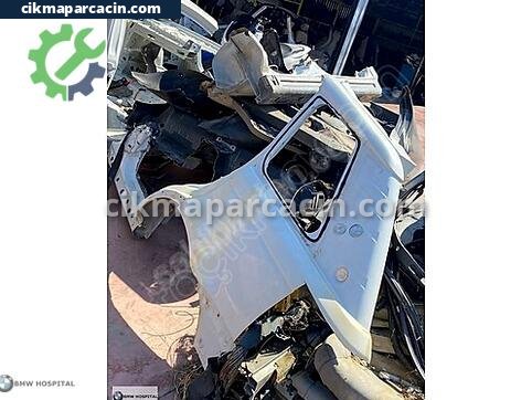 Land Rover Range Rover Sol Arka Çamurluk çıkma parça
