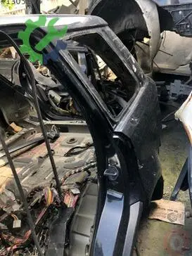 Land Rover Range Rover Sol Arka Çamurluk çıkma parça