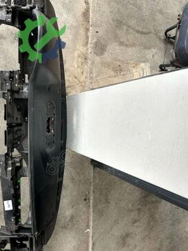Land Rover Range Rover Torpido çıkma parça