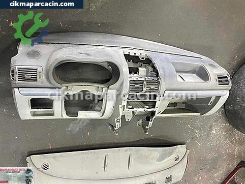 Renault Clio Torpido çıkma parça