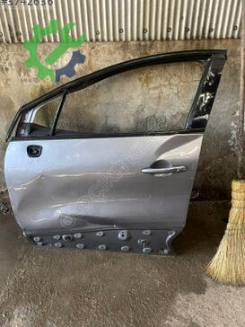 Renault Captur Sol Arka Kapı çıkma parça