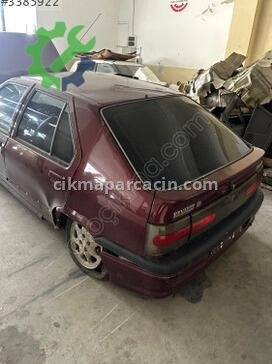 Renault R19 Arka Çamurluk çıkma parça