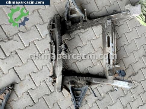 Renault R19 Travers çıkma parça