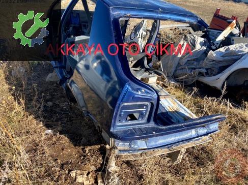 Renault R 19 Sol Arka Çamurluk çıkma parça