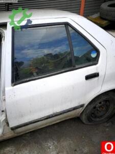 Renault 19 sol arka kapı çıtası orjinal çıkma