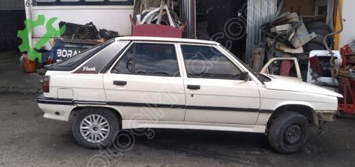 Renault R 9 Kapı (Ön Sol) çıkma parça