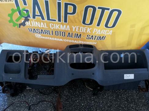 Renault Clio Torpido çıkma parça