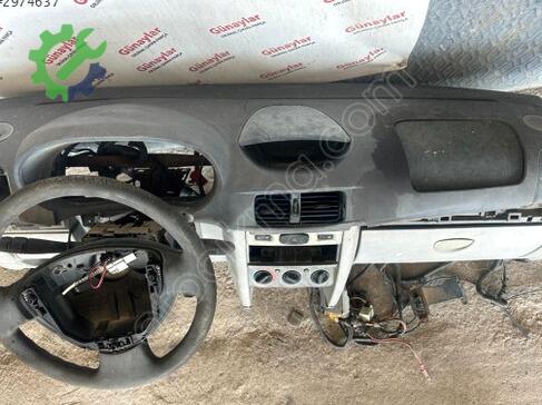 Renault Clio Göğüs çıkma parça
