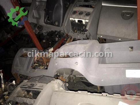Renault Clio Torpido çıkma parça